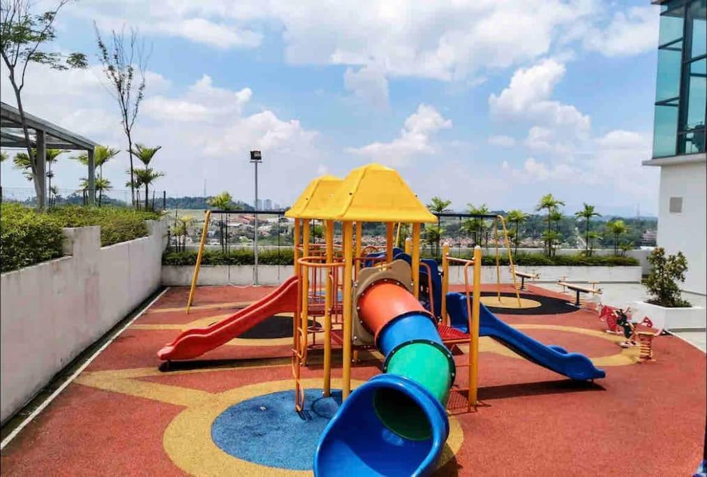 D'evoloft Free Wifi & Netflix * Bandar Baru Bangi